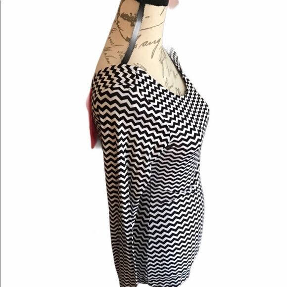 Cezanne Blouse Small Bow Back - Picture 5 of 9